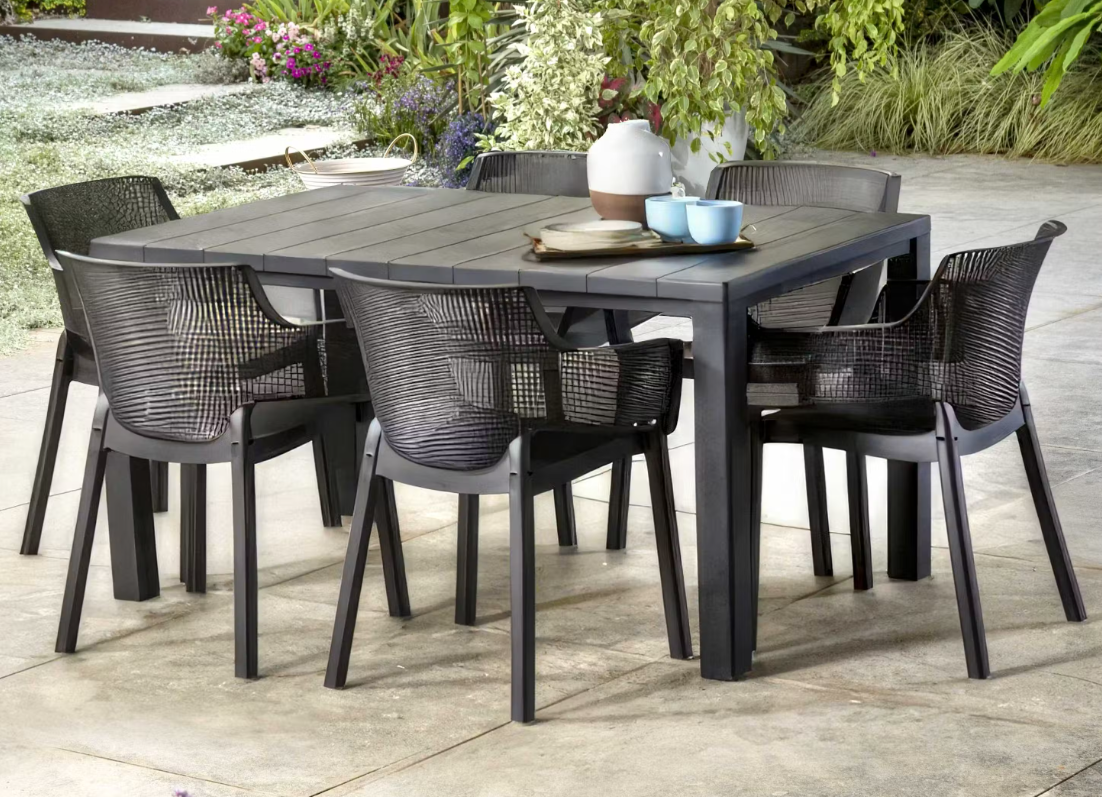 Keter dining table and outlet chairs